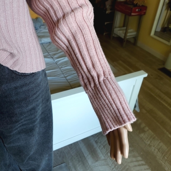 AEO Cropped Crew Neck Knit Sweater - Picture 7 of 13